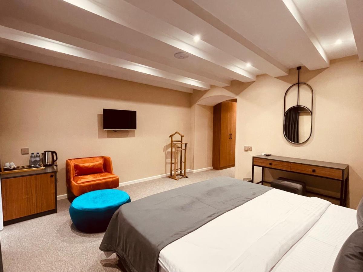 Eleven Hotel Баку Екстериор снимка