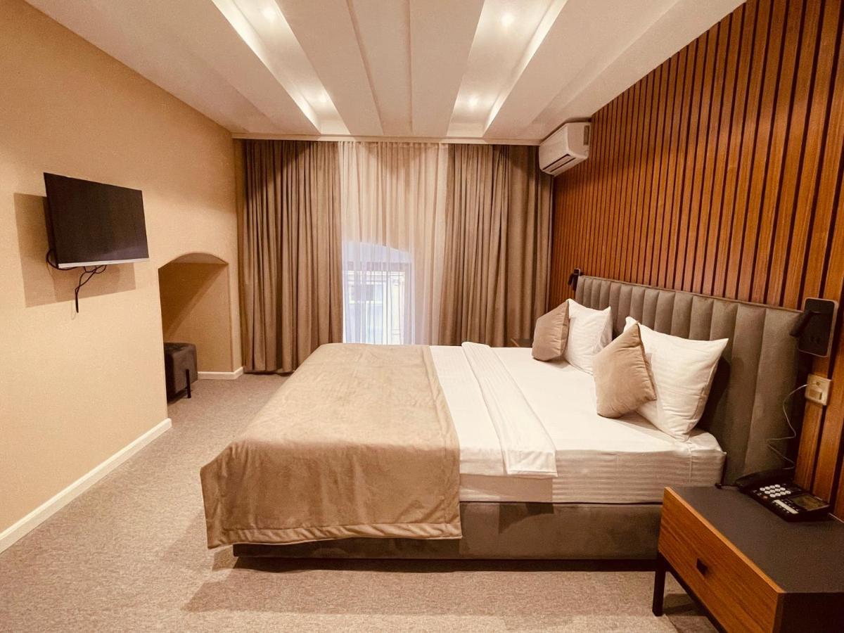 Eleven Hotel Баку Екстериор снимка