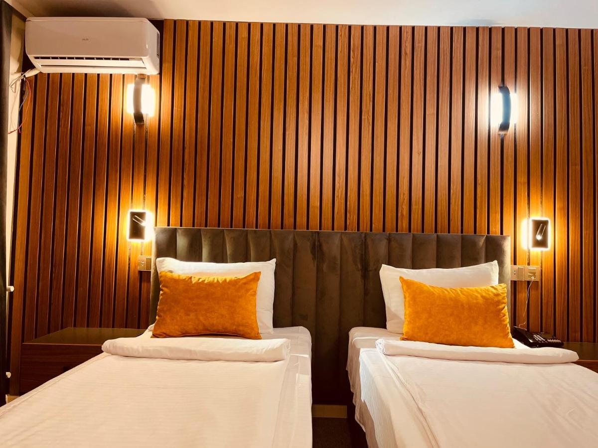 Eleven Hotel Баку Екстериор снимка
