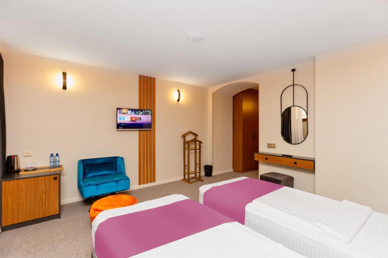 Eleven Hotel Баку Екстериор снимка