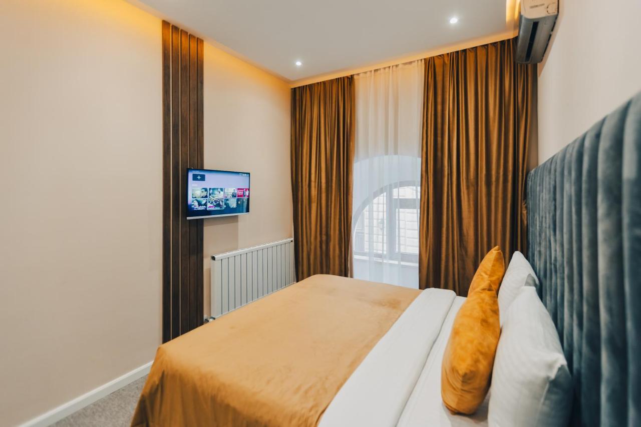 Eleven Hotel Баку Екстериор снимка