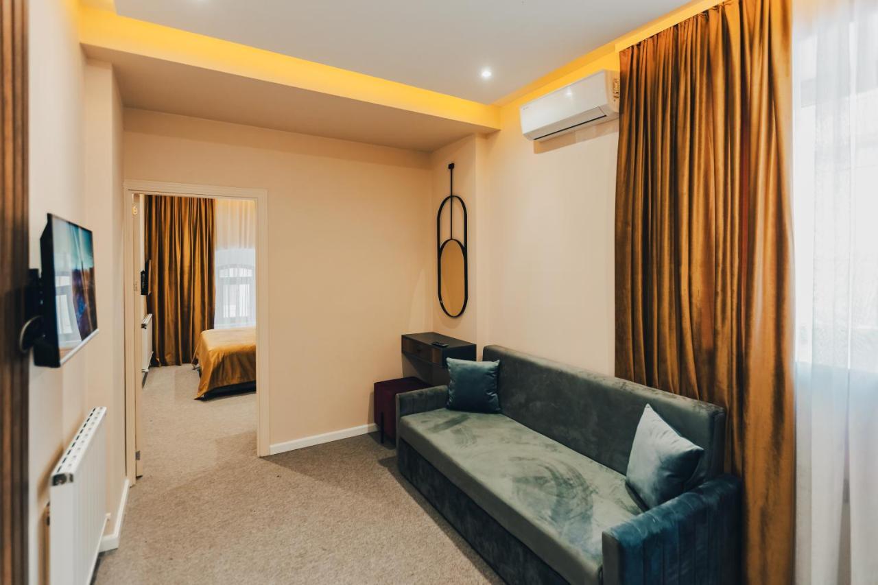 Eleven Hotel Баку Екстериор снимка