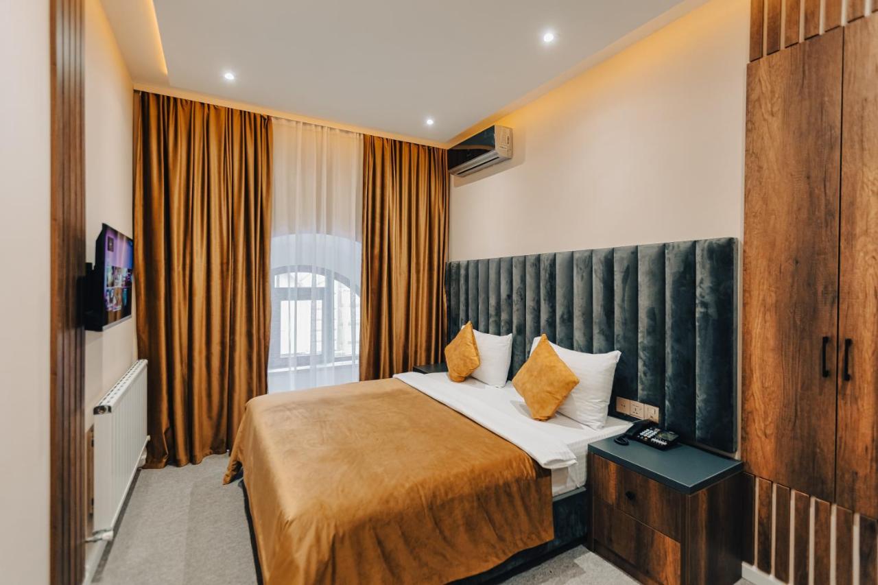 Eleven Hotel Баку Екстериор снимка